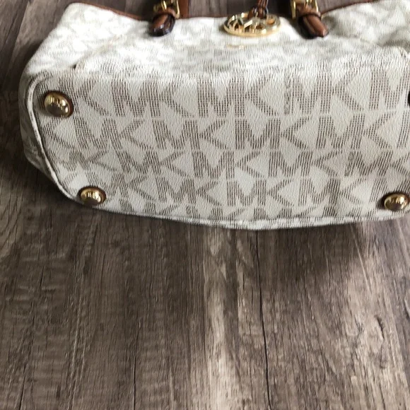 Michael Michael Kors Logo Print Shoulder Bag Creme and Brown - Picture 5 of 13